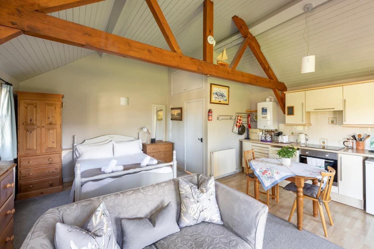 Beautiful Cottage With Stunning Views in Box Box  Exterior foto